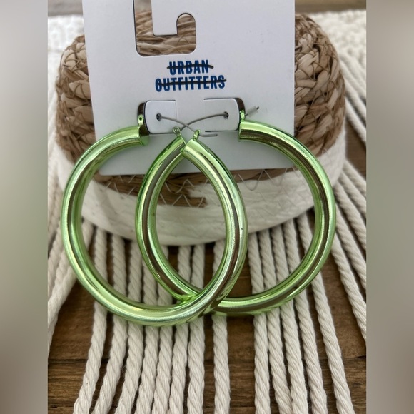 Urban Outfitters Bundle Gold Chunky Chain Necklace and Green Large Hoop Earrings - Picture 10 of 11